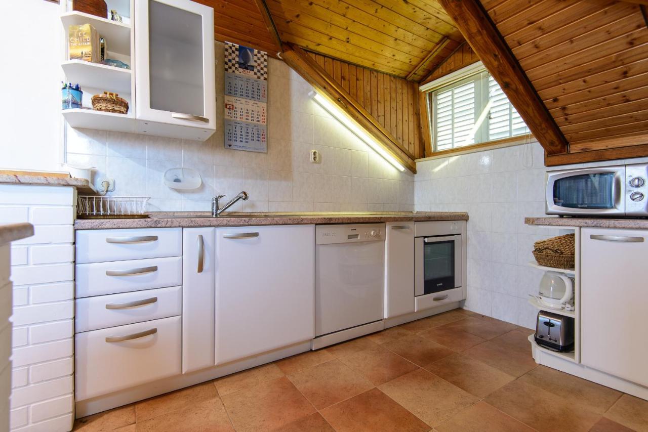 Impeccable 3-Bed Apartment In Дубровник Екстер'єр фото